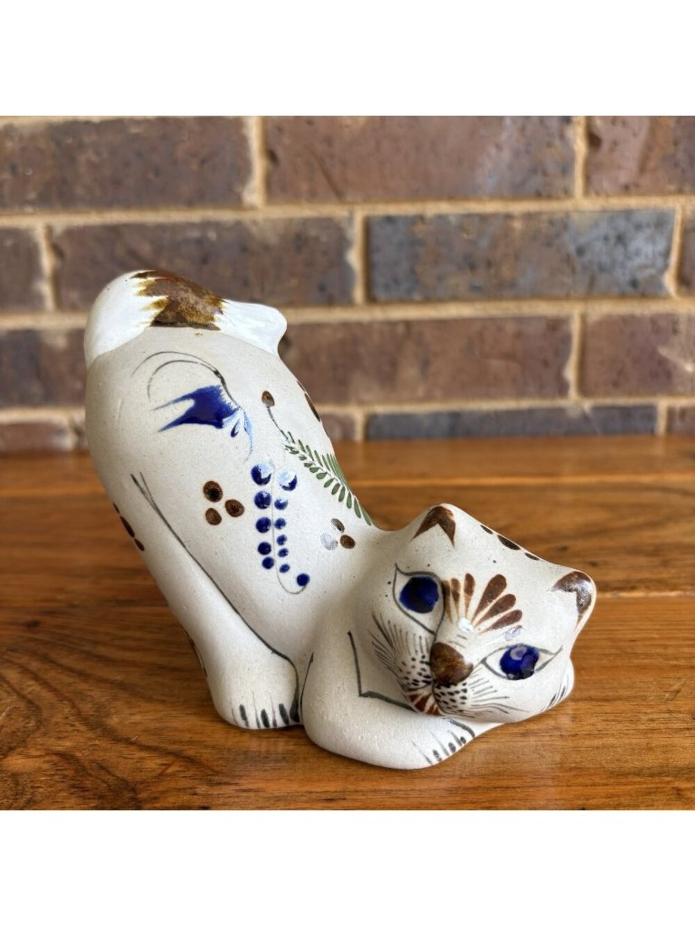 REYNA MEXICO Hand Painted Tonala Pottery Stretching Cat
